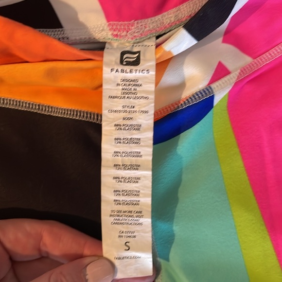 Cropped Fabletics leggings size small - Picture 3 of 3